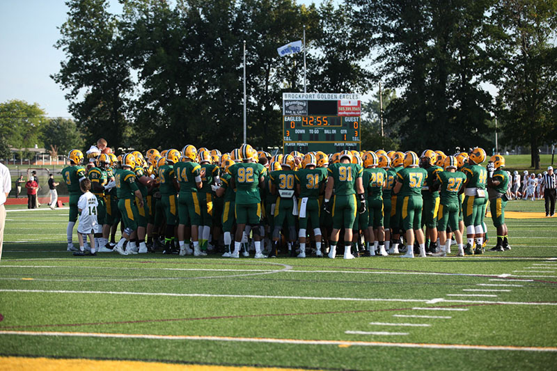 2014 Brockport Football Team Huddle