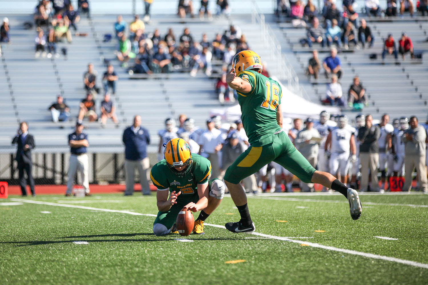 Brett Renzi kicking the field goal