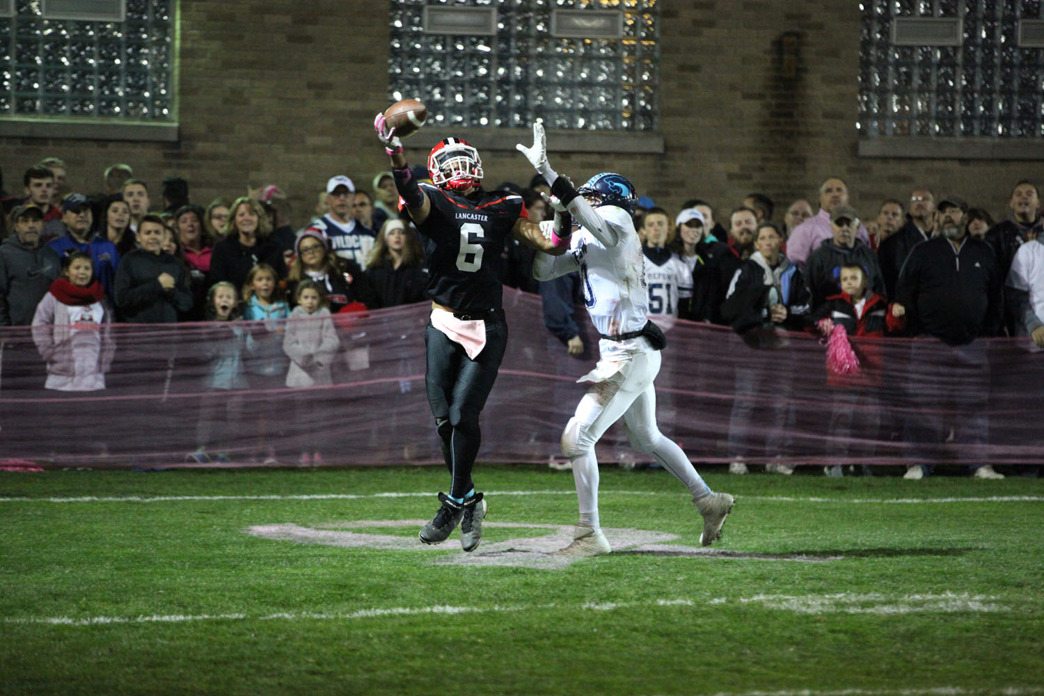 LG Castillo making the catch for a Touchdown