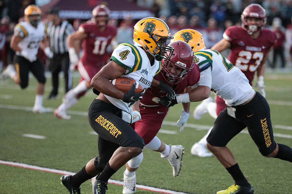 Brockport WR trying to hit the corner for more yards