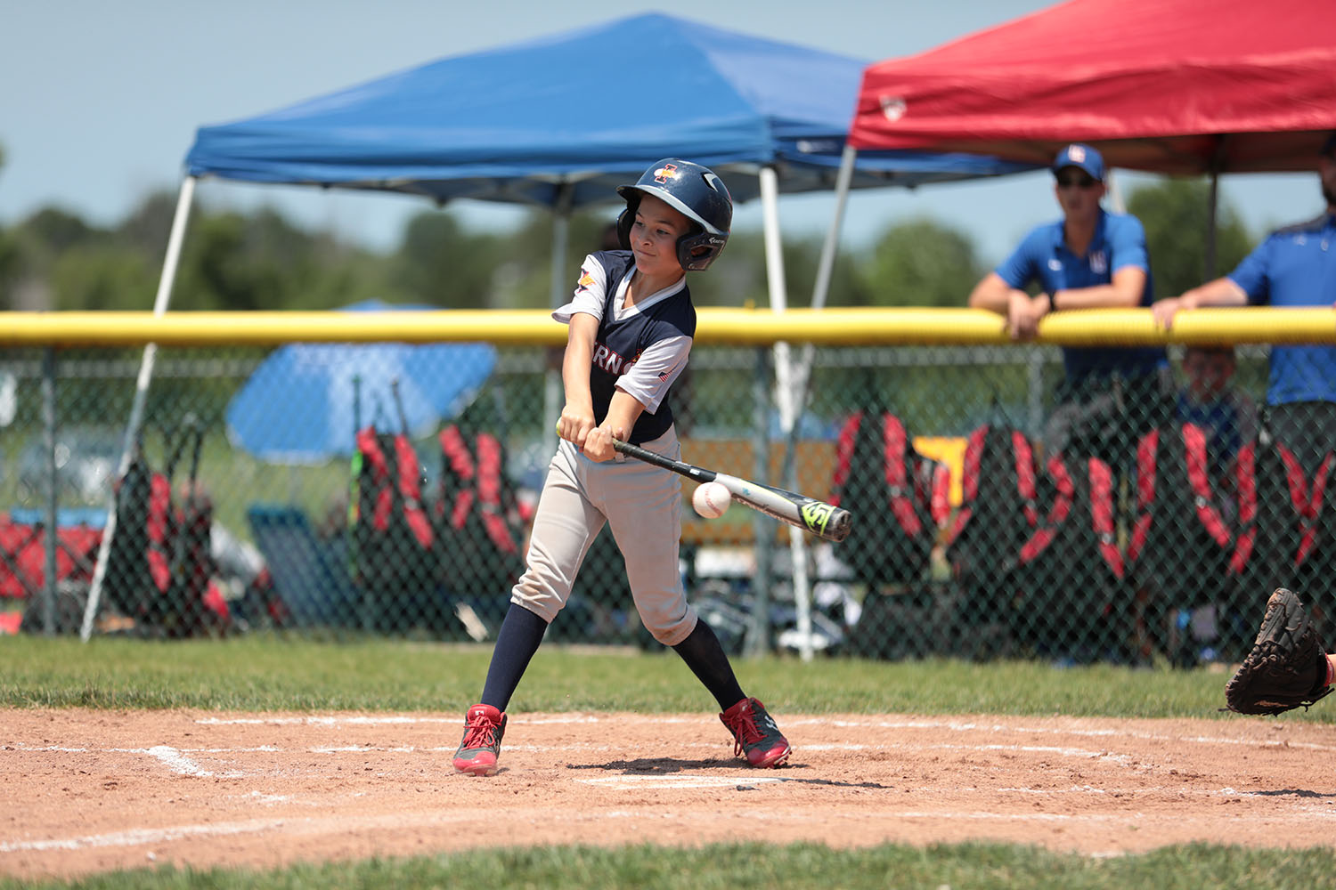 Parker fouling off the ball