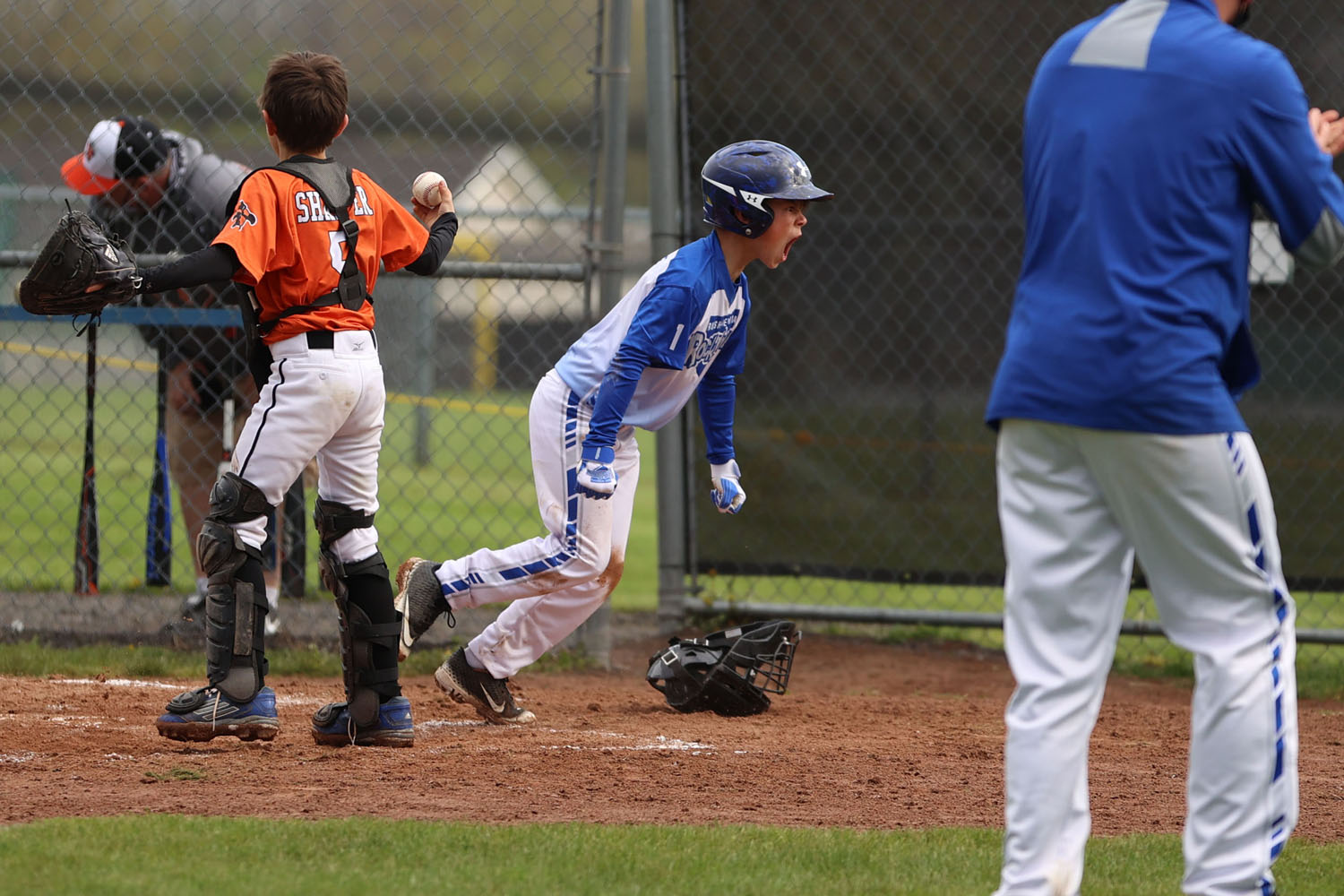 Evan going over to his teammates and celebrate