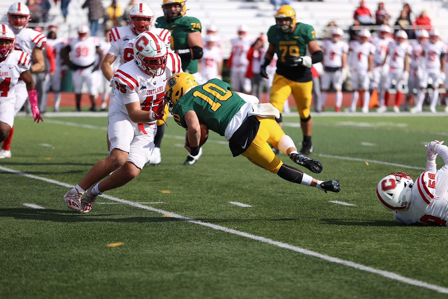 Brockport QB picks up a First down