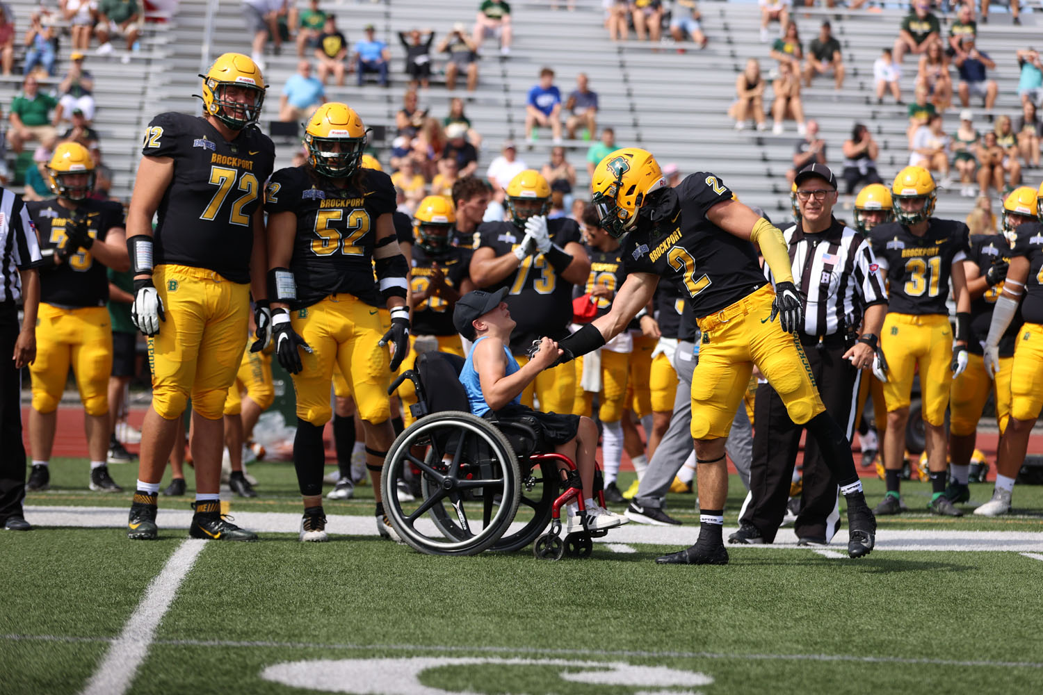 Ben Marshall shaking hands with Jay before the coin toss