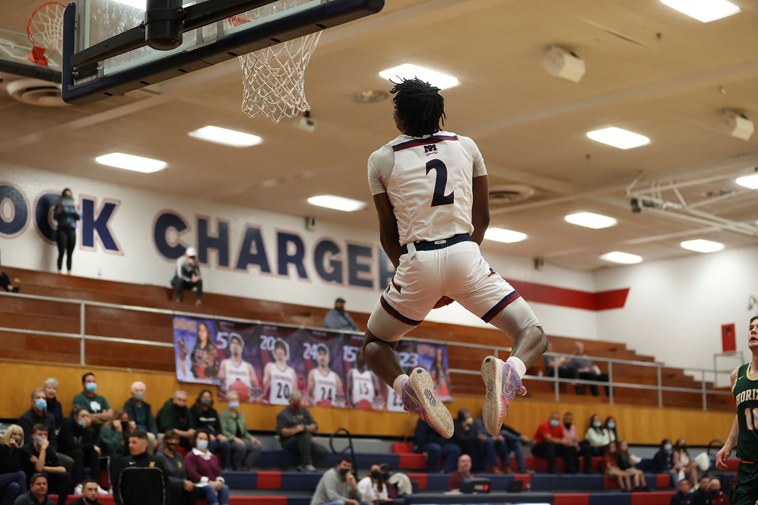 Erenzo going in for the dunk!