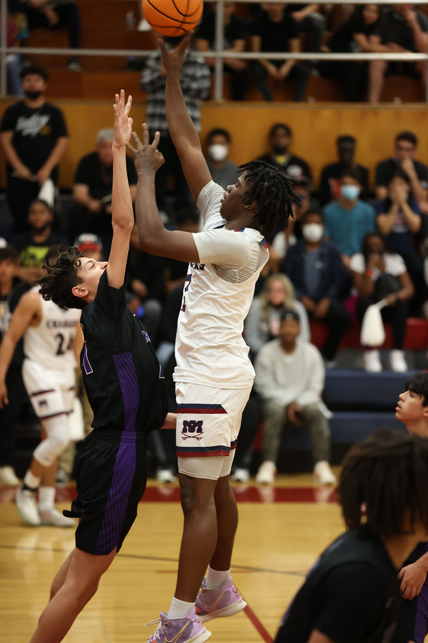 Erenzo Scroggins taking a shot