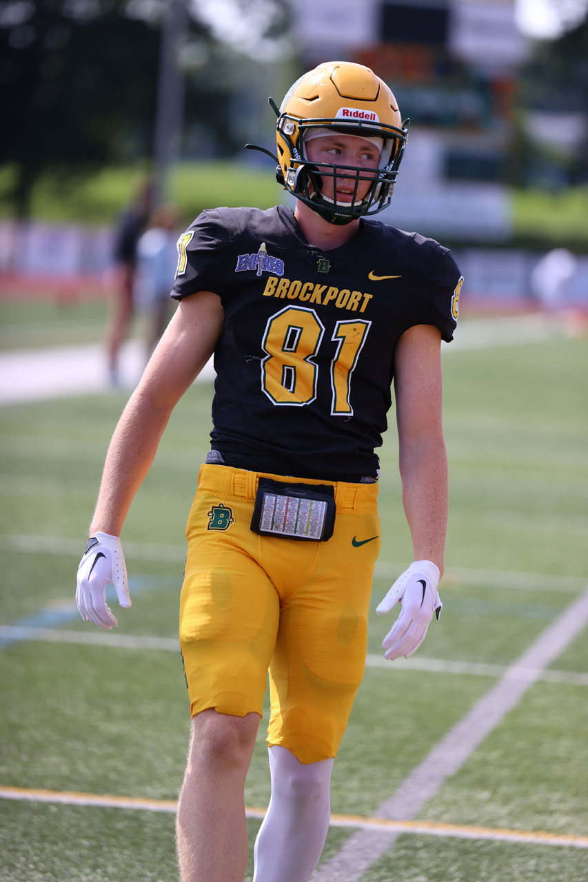 Brockport vs Framingham State- WR Ronk coming off the field after a catch