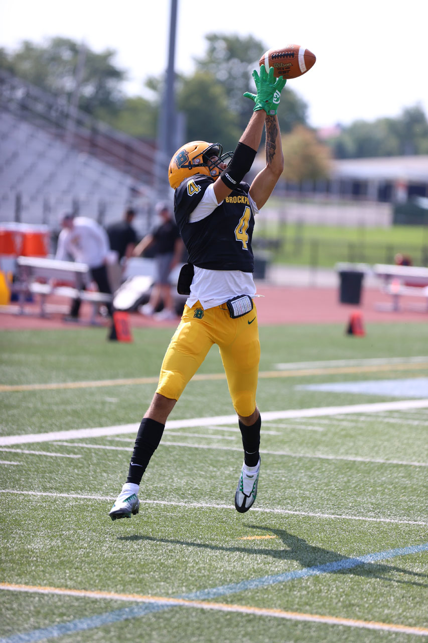 Brockport vs Framingham State- WR Rhim going up for a catch