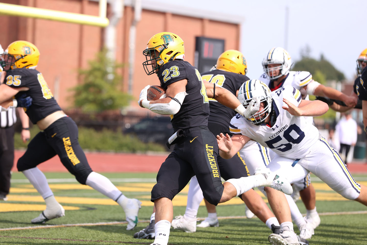 Brockport RB Running the ball into the endzone